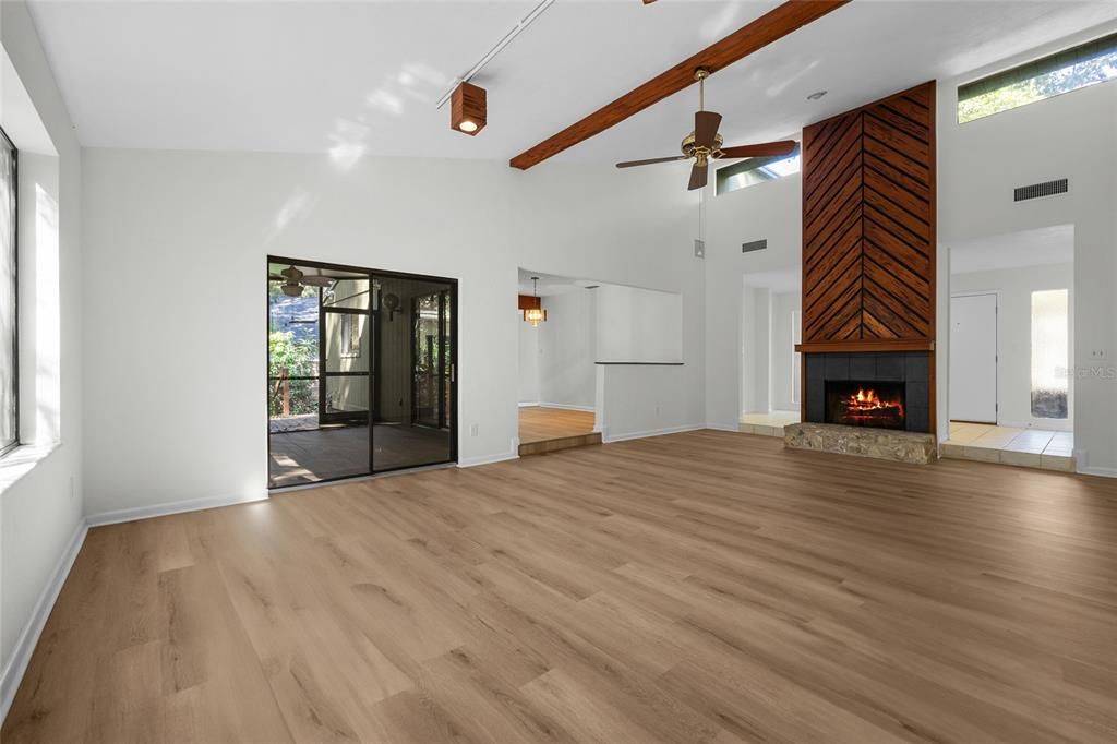 Active With Contract: $369,000 (3 beds, 2 baths, 1941 Square Feet)