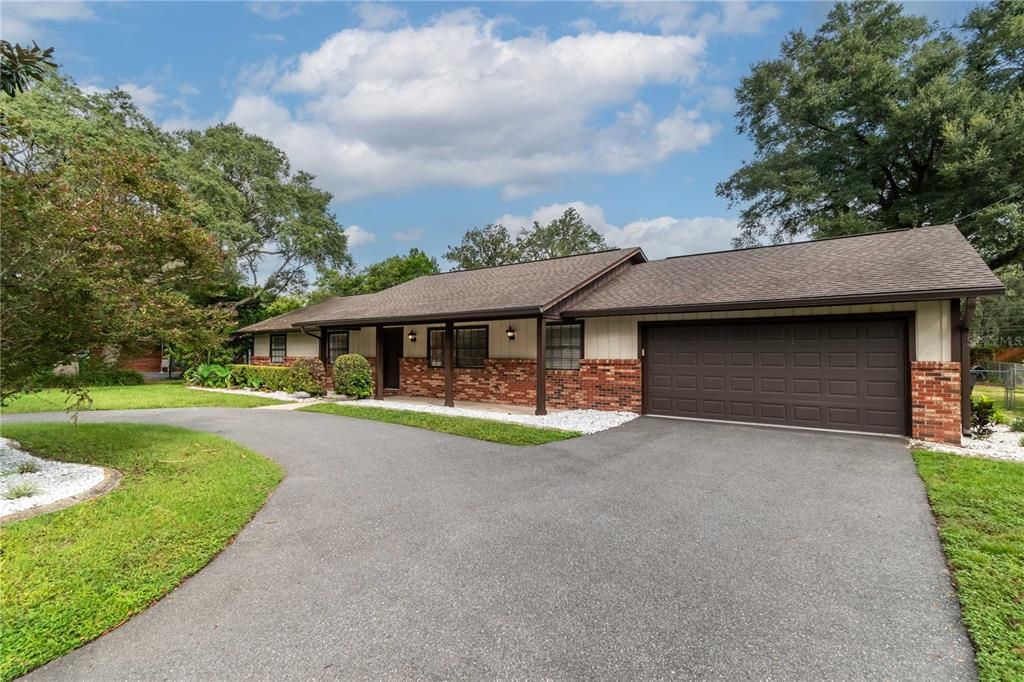 Active With Contract: $2,000 (3 beds, 2 baths, 1728 Square Feet)