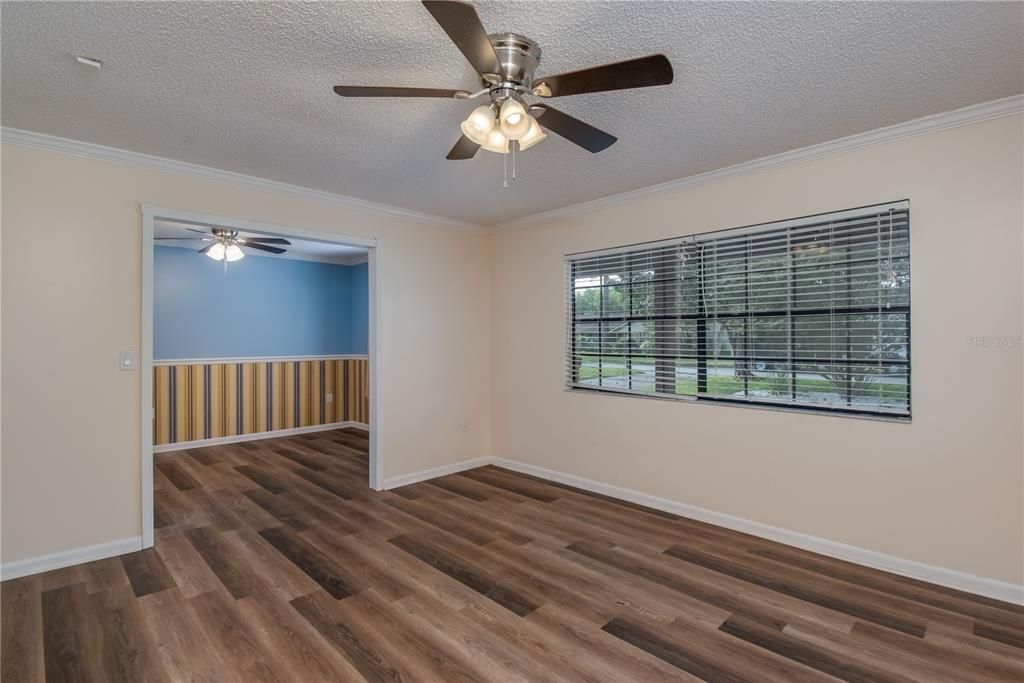Active With Contract: $2,000 (3 beds, 2 baths, 1728 Square Feet)