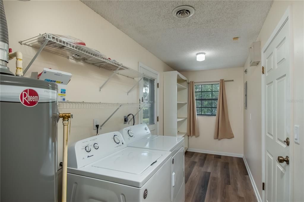 Active With Contract: $2,000 (3 beds, 2 baths, 1728 Square Feet)