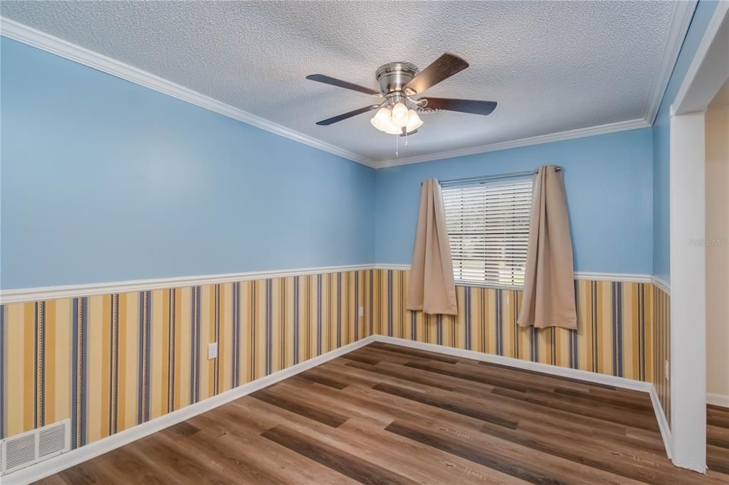 Active With Contract: $2,000 (3 beds, 2 baths, 1728 Square Feet)