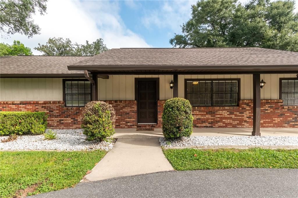 Active With Contract: $2,000 (3 beds, 2 baths, 1728 Square Feet)