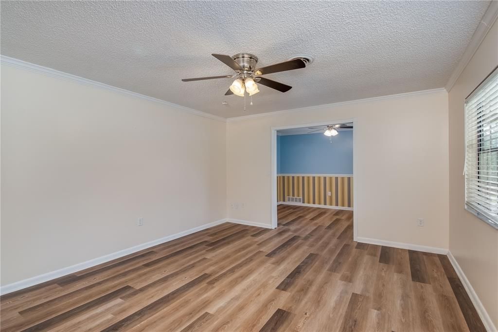 Active With Contract: $2,000 (3 beds, 2 baths, 1728 Square Feet)
