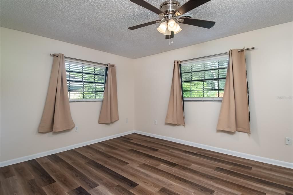 Active With Contract: $2,000 (3 beds, 2 baths, 1728 Square Feet)