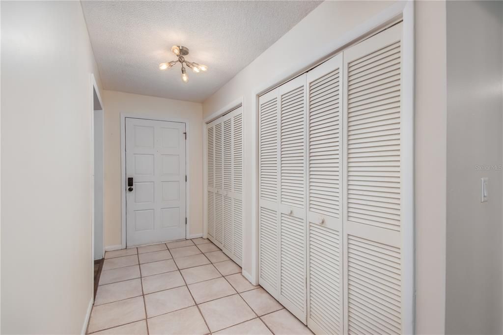 Active With Contract: $2,000 (3 beds, 2 baths, 1728 Square Feet)