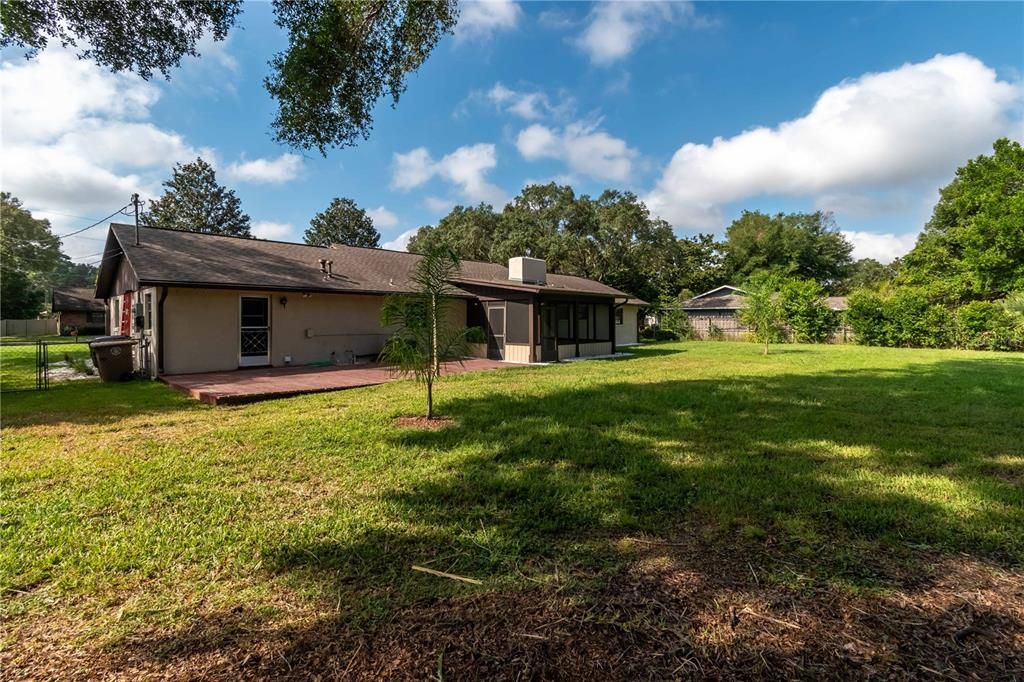 Active With Contract: $2,000 (3 beds, 2 baths, 1728 Square Feet)