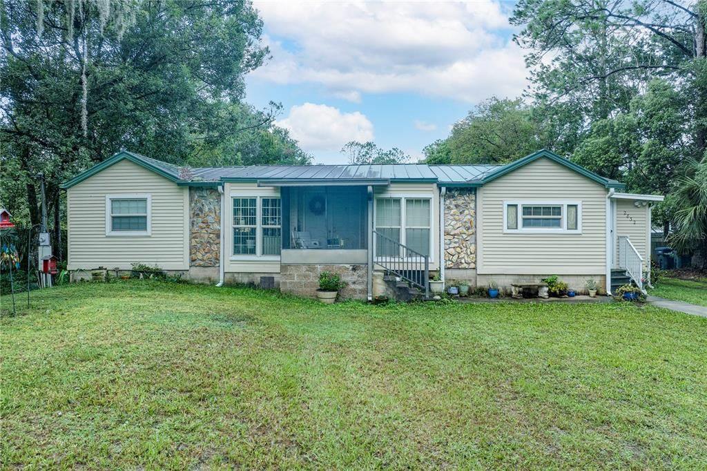 Recently Sold: $220,000 (3 beds, 2 baths, 1397 Square Feet)