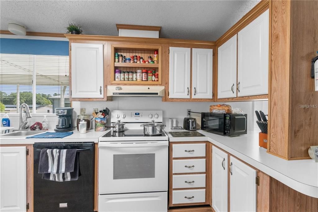 En Venta: $235,000 (3 camas, 2 baños, 1924 Pies cuadrados)