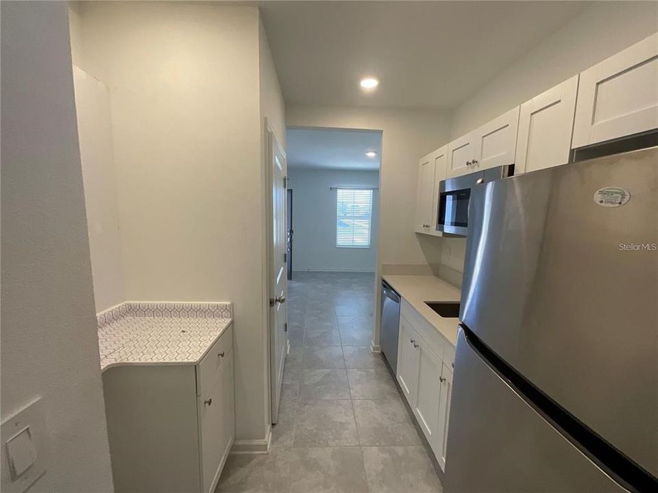 For Rent: $1,400 (1 beds, 1 baths, 900 Square Feet)