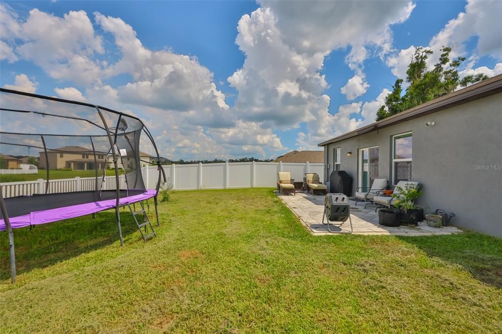 For Rent: $3,000 (5 beds, 2 baths, 2896 Square Feet)