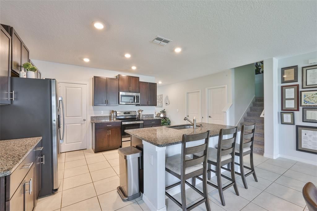 For Rent: $3,000 (5 beds, 2 baths, 2896 Square Feet)