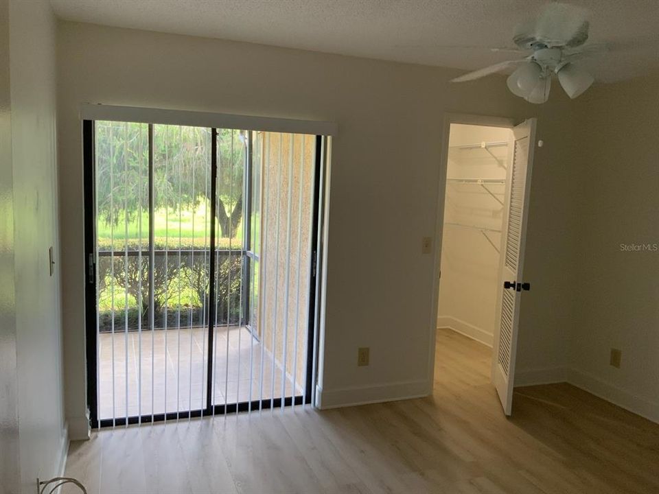 合同活跃: $2,200 (2 贝兹, 2 浴室, 1250 平方英尺)