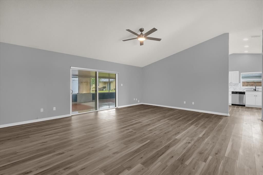 Active With Contract: $419,900 (3 beds, 2 baths, 1539 Square Feet)