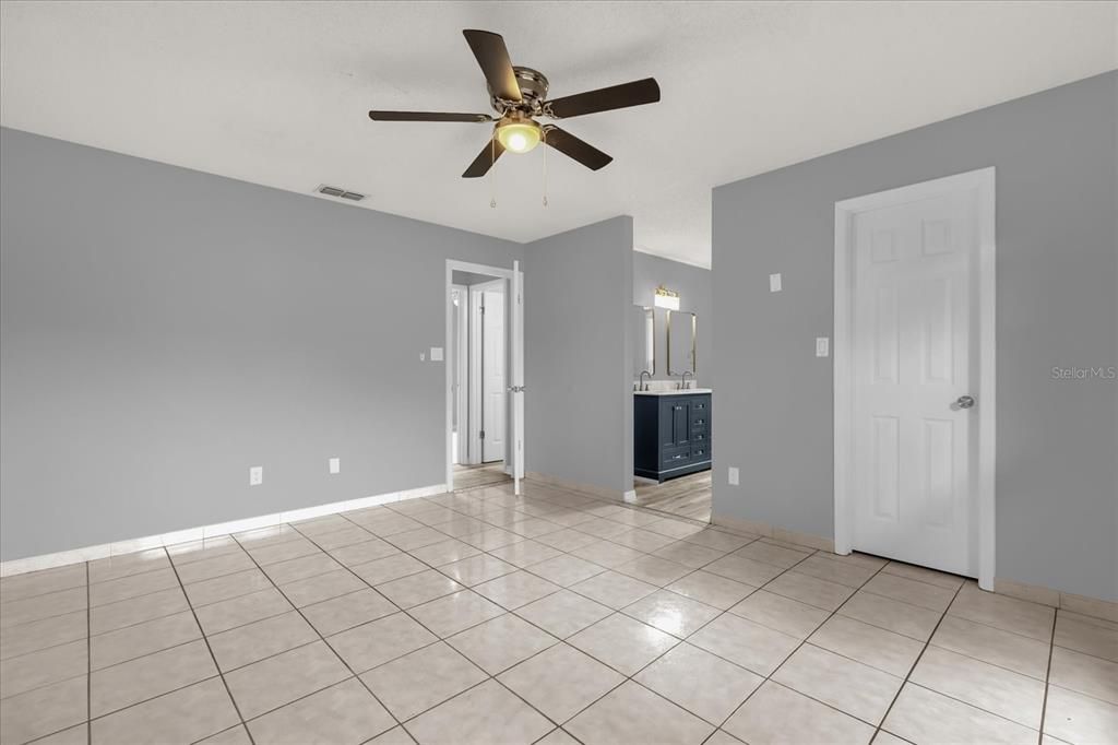 Active With Contract: $419,900 (3 beds, 2 baths, 1539 Square Feet)