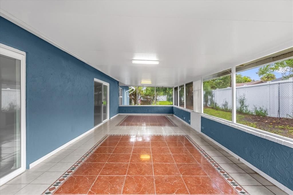 Active With Contract: $419,900 (3 beds, 2 baths, 1539 Square Feet)