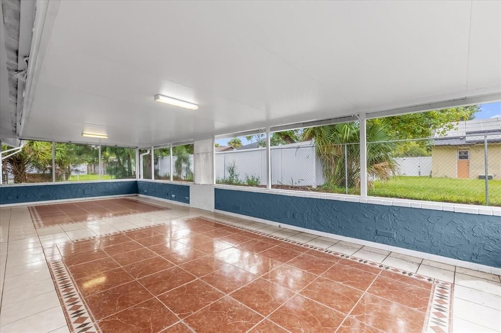 Active With Contract: $419,900 (3 beds, 2 baths, 1539 Square Feet)