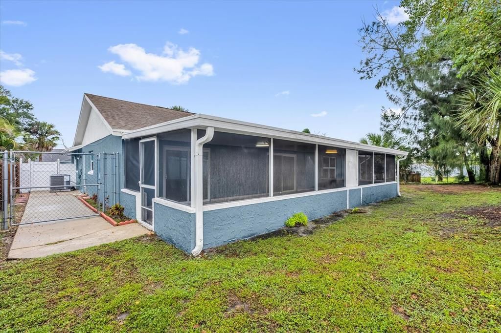 Active With Contract: $419,900 (3 beds, 2 baths, 1539 Square Feet)