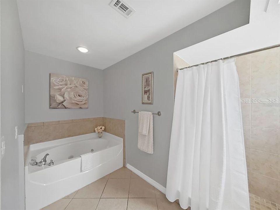 For Rent: $2,875 (3 beds, 2 baths, 1584 Square Feet)