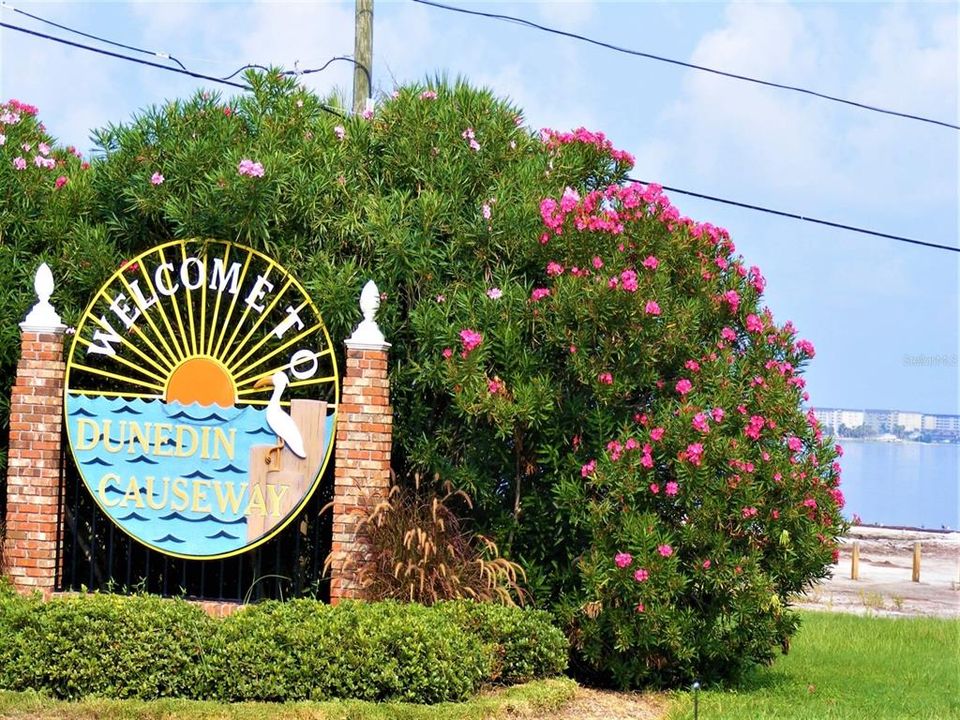 For Rent: $2,875 (3 beds, 2 baths, 1584 Square Feet)