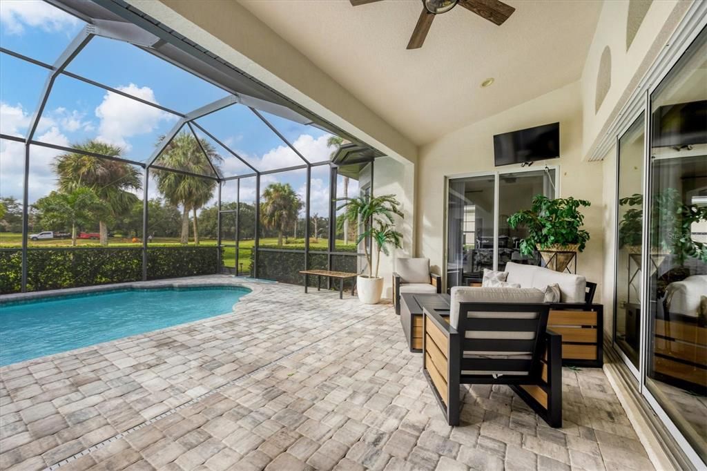 En Venta: $1,525,000 (4 camas, 3 baños, 2870 Pies cuadrados)