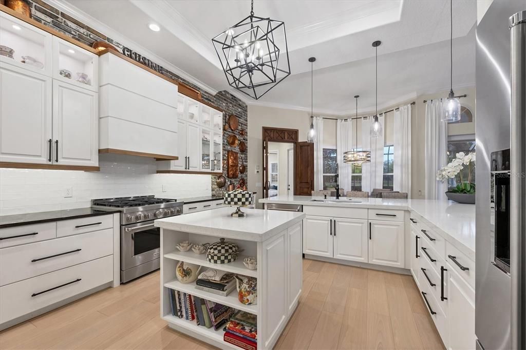 En Venta: $1,525,000 (4 camas, 3 baños, 2870 Pies cuadrados)