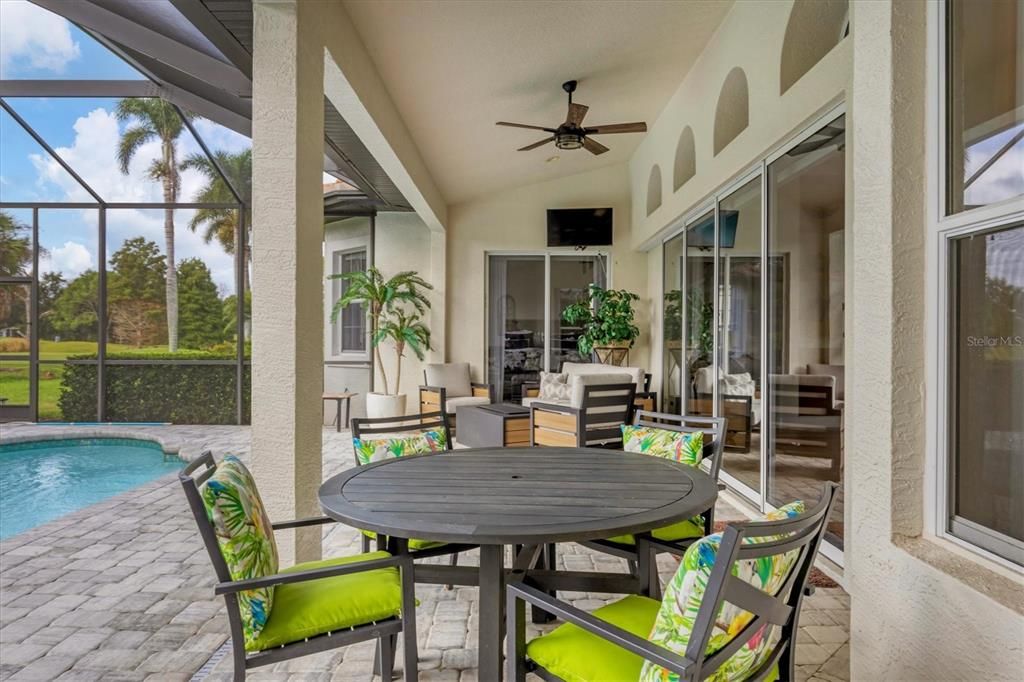 En Venta: $1,525,000 (4 camas, 3 baños, 2870 Pies cuadrados)