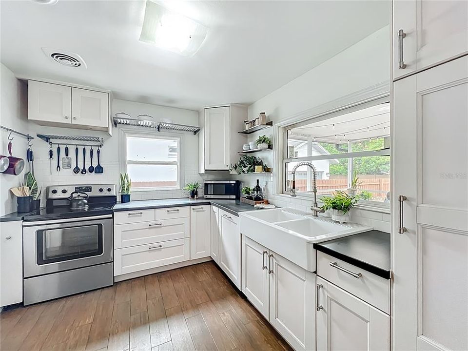 待售: $539,900 (3 贝兹, 2 浴室, 1584 平方英尺)