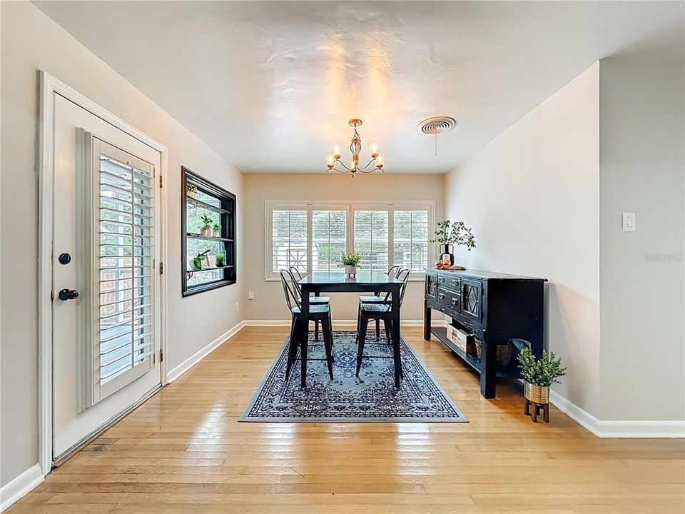 待售: $539,900 (3 贝兹, 2 浴室, 1584 平方英尺)