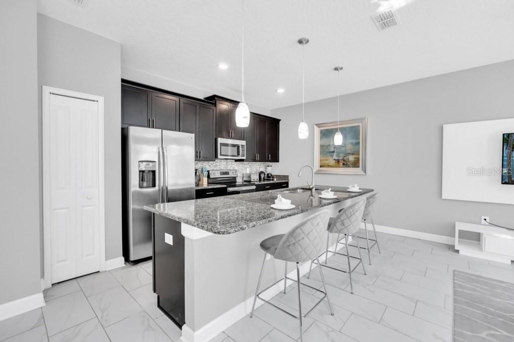 待售: $525,000 (4 贝兹, 3 浴室, 1914 平方英尺)