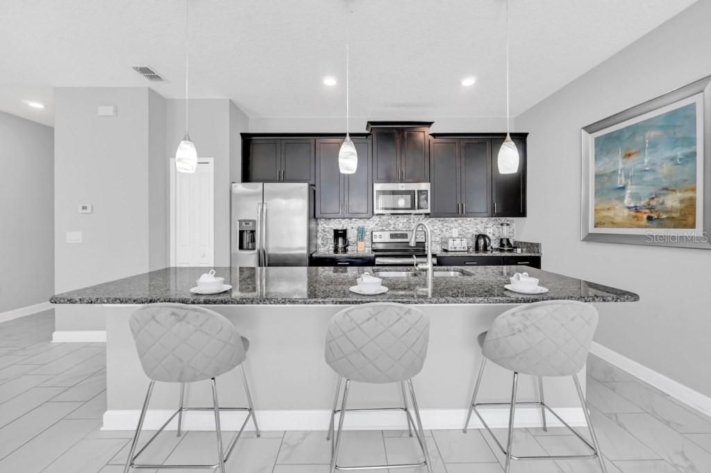 待售: $525,000 (4 贝兹, 3 浴室, 1914 平方英尺)