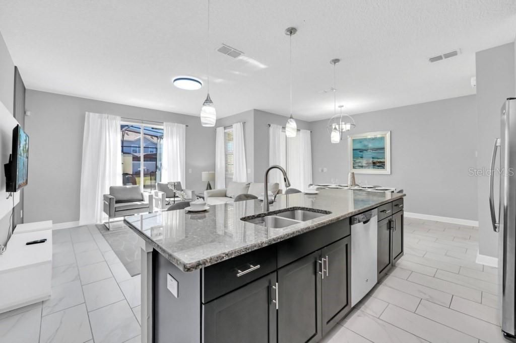 待售: $525,000 (4 贝兹, 3 浴室, 1914 平方英尺)