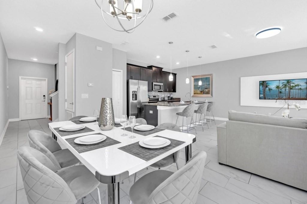 待售: $525,000 (4 贝兹, 3 浴室, 1914 平方英尺)