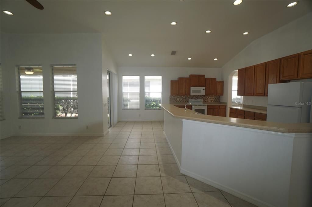 В аренду: $3,000 (4 спален, 2 ванн, 2264 Квадратных фут)