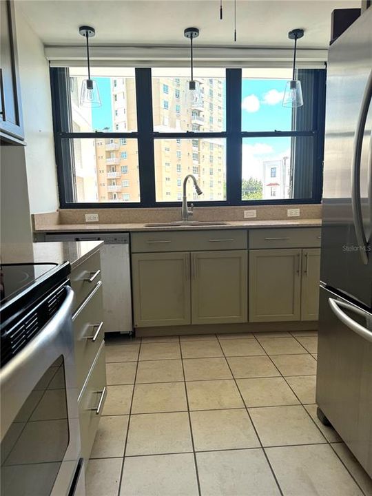 For Rent: $4,900 (3 beds, 2 baths, 0 Square Feet)