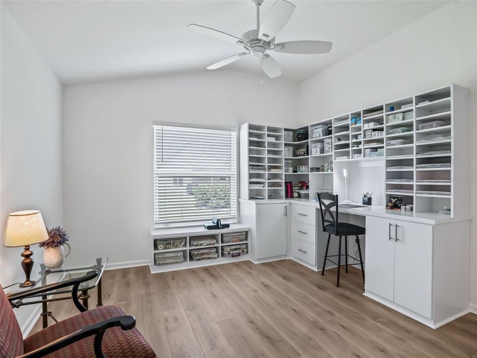 На продажу: $299,900 (2 спален, 2 ванн, 1240 Квадратных фут)