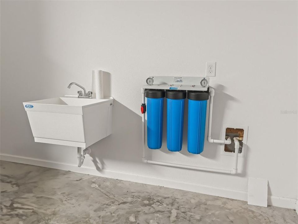 На продажу: $299,900 (2 спален, 2 ванн, 1240 Квадратных фут)