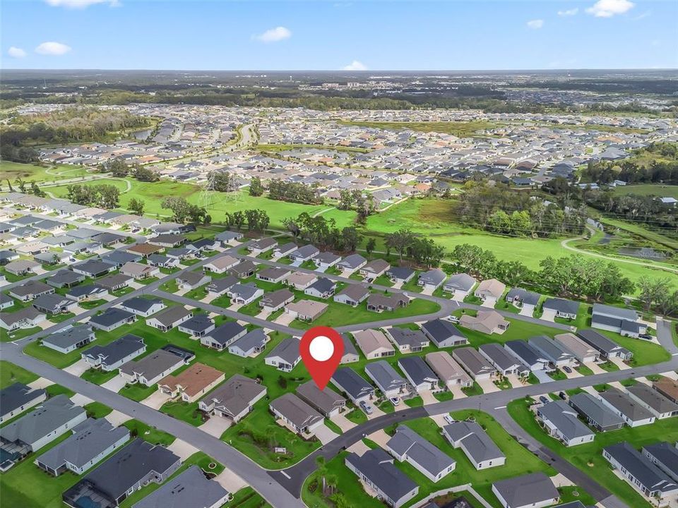 На продажу: $299,900 (2 спален, 2 ванн, 1240 Квадратных фут)