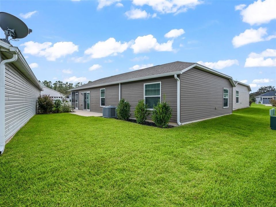 На продажу: $299,900 (2 спален, 2 ванн, 1240 Квадратных фут)