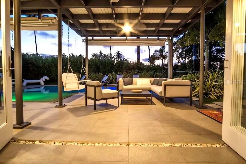 For Sale: $2,750,000 (5 beds, 4 baths, 2900 Square Feet)