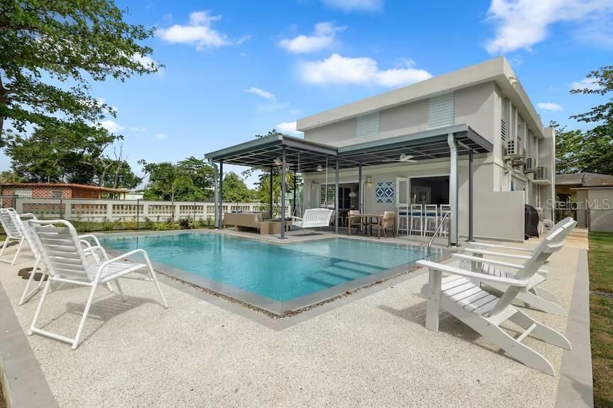 For Sale: $2,750,000 (5 beds, 4 baths, 2900 Square Feet)