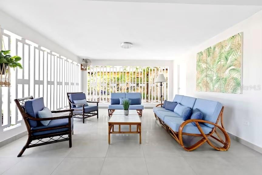 For Sale: $2,750,000 (5 beds, 4 baths, 2900 Square Feet)