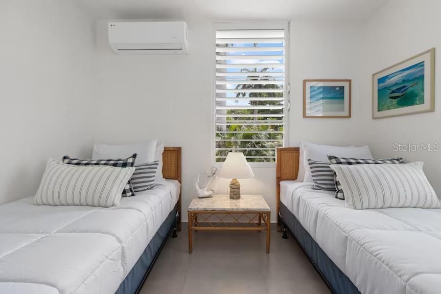 For Sale: $2,750,000 (5 beds, 4 baths, 2900 Square Feet)