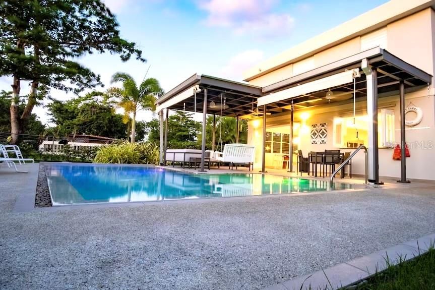 For Sale: $2,750,000 (5 beds, 4 baths, 2900 Square Feet)