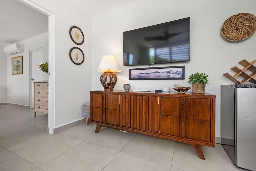 For Sale: $2,750,000 (5 beds, 4 baths, 2900 Square Feet)