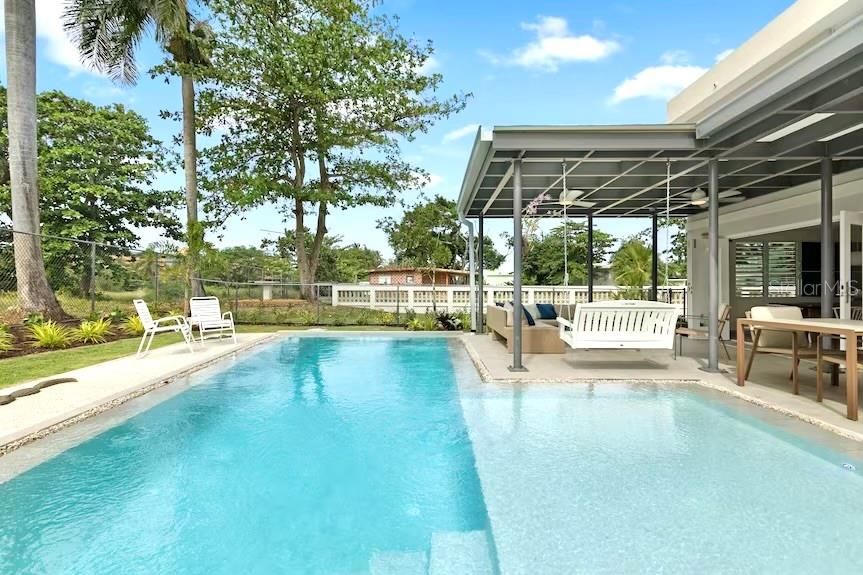 For Sale: $2,750,000 (5 beds, 4 baths, 2900 Square Feet)