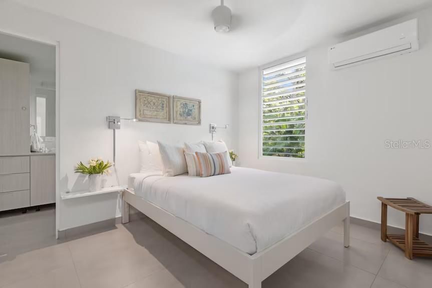 For Sale: $2,750,000 (5 beds, 4 baths, 2900 Square Feet)