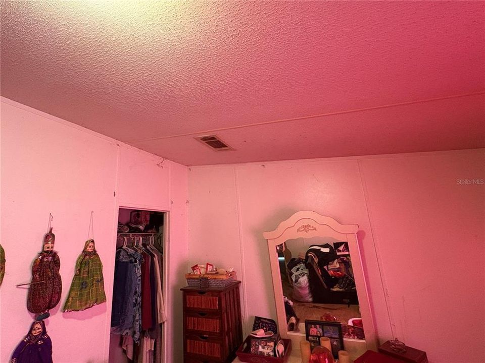 合同活跃: $67,003 (4 贝兹, 2 浴室, 1782 平方英尺)