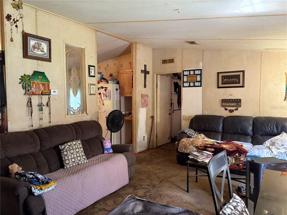 合同活跃: $67,003 (4 贝兹, 2 浴室, 1782 平方英尺)