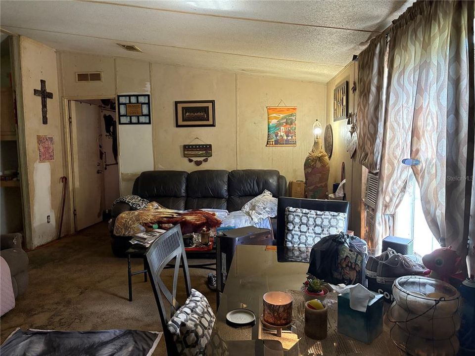 合同活跃: $67,003 (4 贝兹, 2 浴室, 1782 平方英尺)