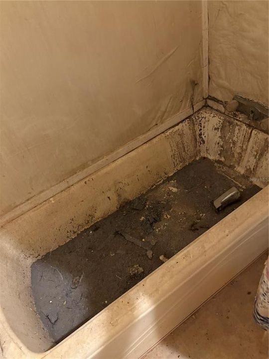 合同活跃: $67,003 (4 贝兹, 2 浴室, 1782 平方英尺)